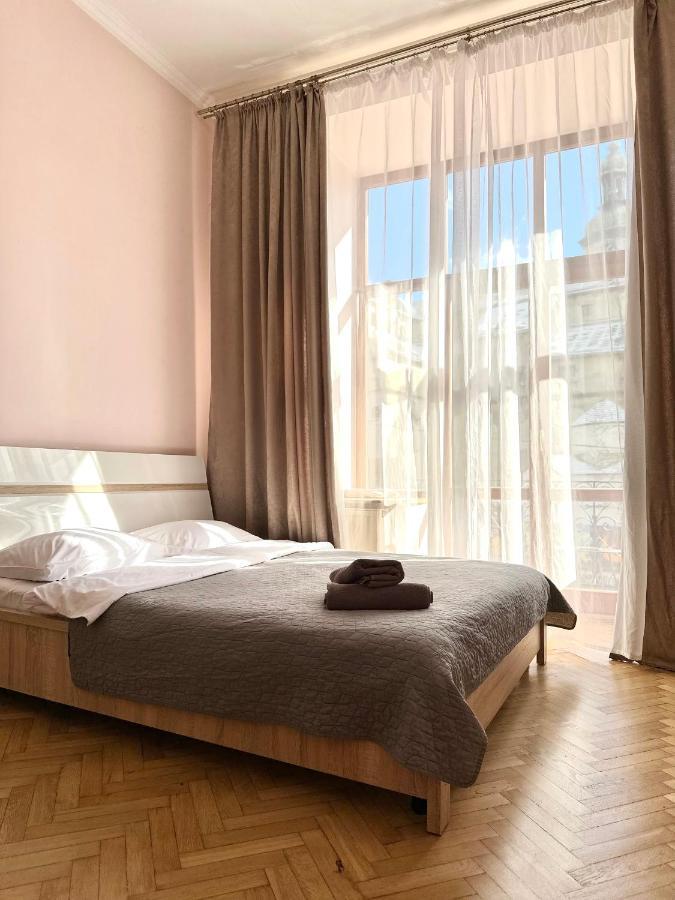 Romantic Apartments - Оn Valova Street Leopoli Esterno foto
