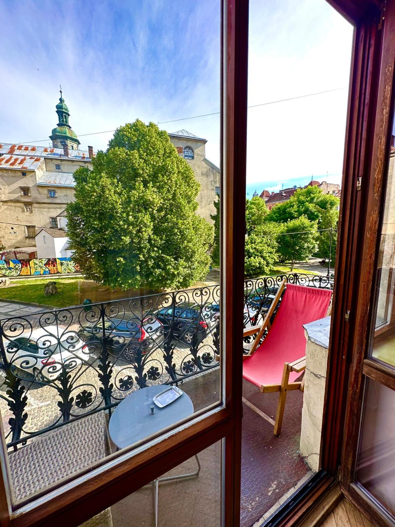 Romantic Apartments - Оn Valova Street Leopoli Esterno foto